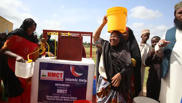 Wheels that work (rickshaw)